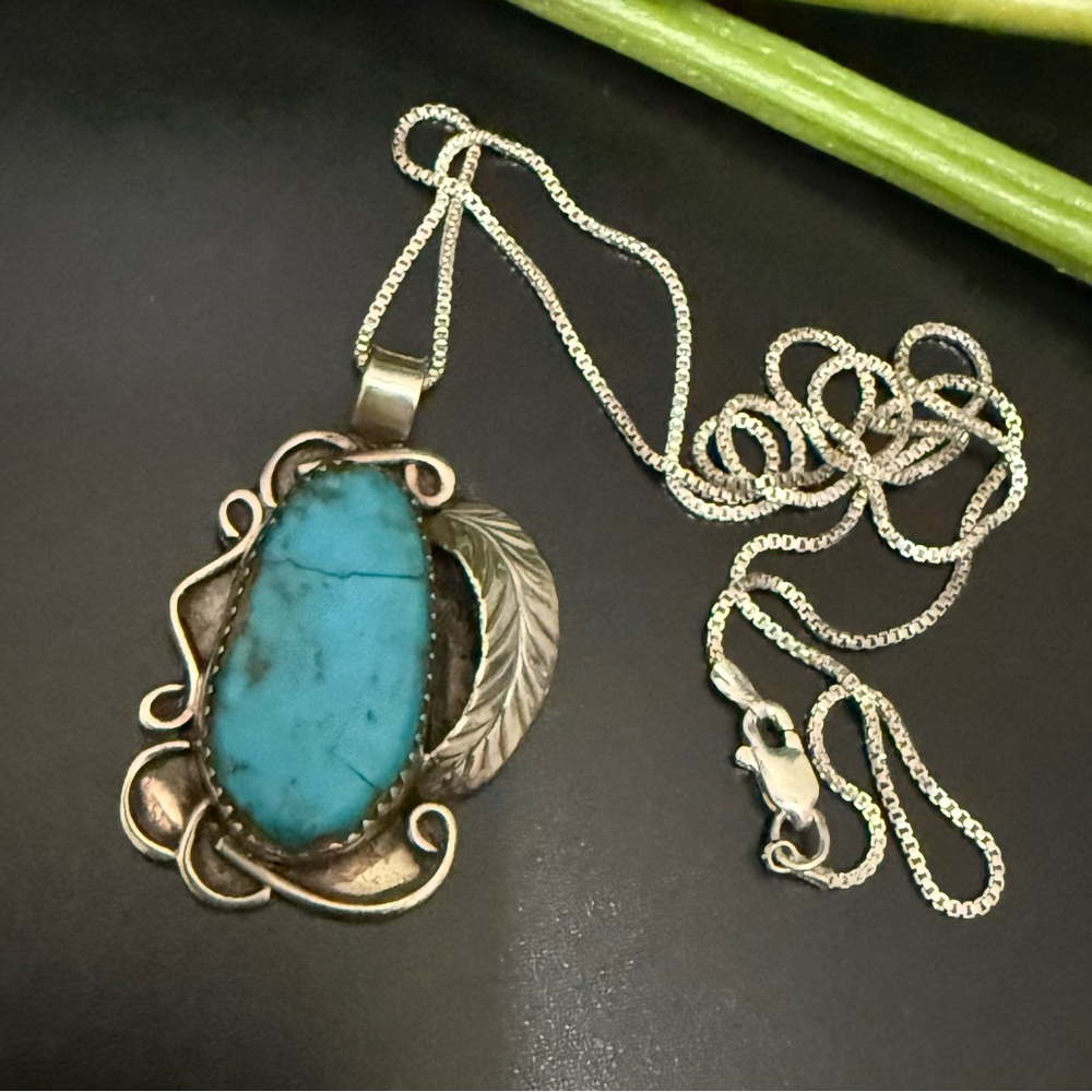 Vintage 925 Sterling Silver Turquoise Southwestern Pendant Necklace 10g. READ